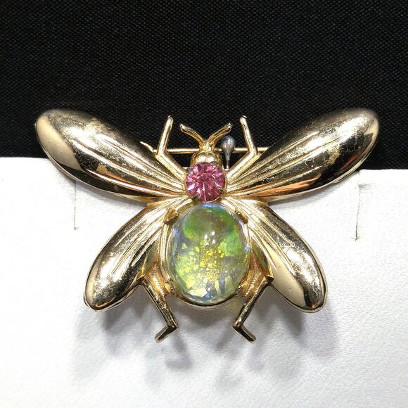 Vintage Lucite Insect Brooch, Gold Flakes, Pink Rhinestone, 1950s - Picture 4 of 10